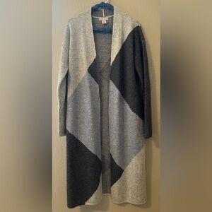Sincerely Jules Gray and Blue Geometric Cardigan